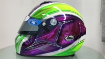 Personalização Capacete com Cromo para Piloto Carol Persona